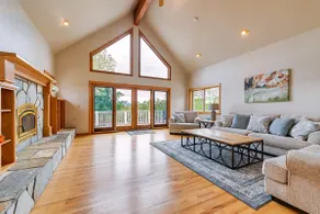 Vineyard Farmhouse in Oakland w/ Hot Tub! - Image 3