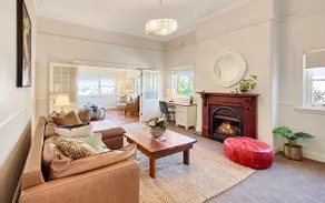 Kirribilli 2BR gem • with garage • Walk to Harbour - Image 3
