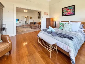 Kirribilli 2BR gem • with garage • Walk to Harbour - Image 2