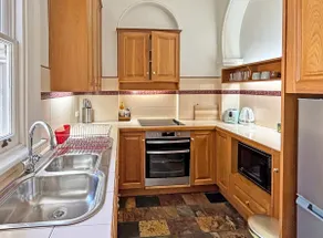 Kirribilli 2BR gem • with garage • Walk to Harbour - Image 5