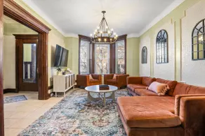 Central Crown Heights Beauty | Steps to Subway! - Image 5