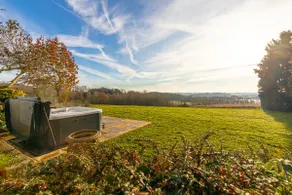 Far Heath House - Scenic Hot Tub Stay - Image 4