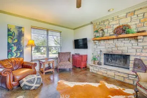 30 Mi to Fort Worth: Rural Retreat w/ Patio! - Image 4
