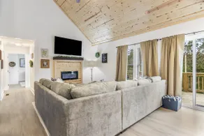 New, Secluded, Views, Fire pit & Hot tub! - Image 5