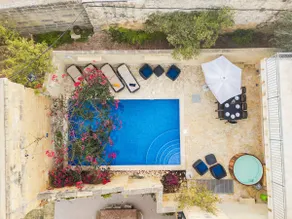 Ellie Boo Farmhouse with Pool and Hot Tub and Games Room - Image 4
