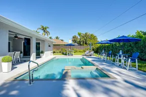 Pool & Spa: Luxury Home in Naples! - Image 2