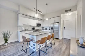 Trendy One Bedroom Getaway Steps from Biscayne - Image 3