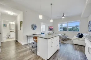 Trendy One Bedroom Getaway Steps from Biscayne - Image 2