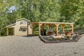 On 40 Acres: Charming Cabin in Zanesville! - Image 2
