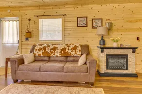 On 40 Acres: Charming Cabin in Zanesville! - Image 4