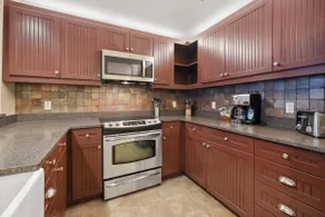 Serene 1-BR Ski-In/Ski-Out Retreat on Okemo Mtn. - Image 2