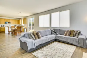 Pool Table & Charcoal Grill: Home in Victorville! - Image 5