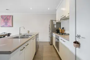 Welcoming Willoby Apartment Ballarat - Image 5