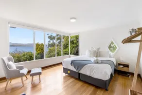 Sunny Beach Escape: Breathtaking water beach views - Image 4