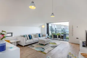 3 Bed in Northam (oc-s30035) - Image 2