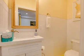 Sunshine State at Custom House Inn | Bright Studio - Image 5