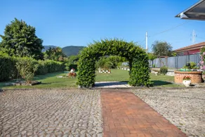 Espléndida villa totalmente equipada con barbacoa, jardín y terraza | Vistas al jardín | Admite perro - Image 4