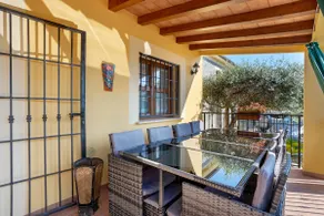 Espléndida villa totalmente equipada con barbacoa, jardín y terraza | Vistas al jardín | Admite perro - Image 2