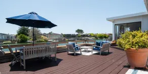 Light & Airy Living on Seadrift Lagoon w/ Hot Tub - Image 3
