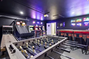 Platinum Escape with Pool, Spa, Sauna & Arcade - Image 3