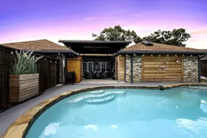 Platinum Escape with Pool, Spa, Sauna & Arcade - Image 2