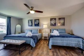 Game room, King Bed, 10 min to WPAFB, Airport - Image 5