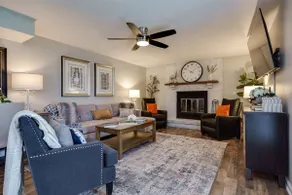 Game room, King Bed, 10 min to WPAFB, Airport - Image 3
