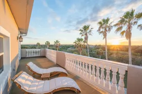 Breezy home w/ private pool & beach access - Image 4