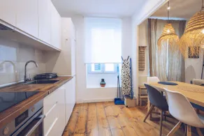 Luxury 2-BR Apartment in The Nook with Lift Access and Prime Central Location - Image 2