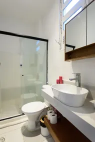Flamengo Beach Loft: Wi-Fi, A/C and Smart TV - Image 4