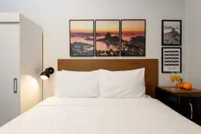 Flamengo Beach Loft: Wi-Fi, A/C and Smart TV - Image 3