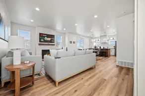 Eden Empire |Ski Retreat |Hot Tub & 3 Living Areas - Image 4