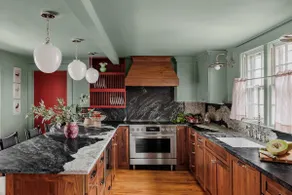 Beautiful Historic Home, Heated Pool & Hot Tub - Image 4