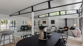 Elegant Abode Only Moments To Macmasters Beach - Image 5