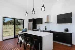 Frantoio Cottage—Serene Horizons, Stylish Comforts - Image 4