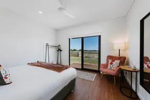 Frantoio Cottage—Serene Horizons, Stylish Comforts - Image 5