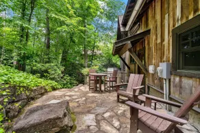 Stepping Stone | Pet Friendly & 5-Minutes to Town! - Image 4
