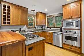 Stepping Stone | Pet Friendly & 5-Minutes to Town! - Image 3