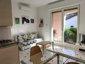 Serenas Beach Side Apt with Parking and AC - Image 2