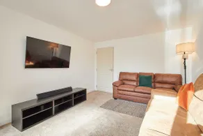 Host & Stay - Aronora Guest House - Image 3