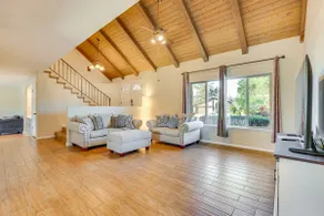 Central Location: Spacious Phoenix Home w Grill - Image 4
