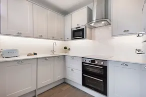 Modern and Bright Highgate Gem - Image 2