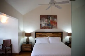 Luxury Loft Style Townhouse + Pool – Walk to Beach - Image 2