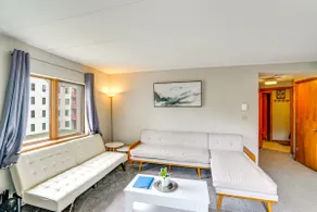 Snow Mountain Condo: Hot Tub + Shuttle to Resort - Image 4