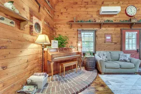 Family-friendly Tyrone Cabin w/ Deck Near Hiking - Image 5