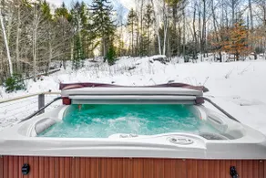 11 Mi to Sugarbush: Eclectic Ski House w/ Hot Tub! - Image 2