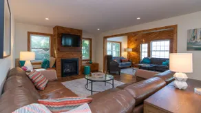Under Vineyard: \"Ideal Lakeside Retreat\" - Image 5