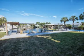 Between The Buoy's 1/ Canal-Front Luxury Duplex - Image 5