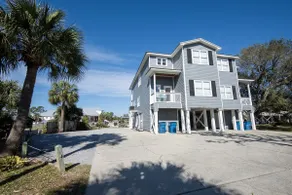 Between The Buoy's 1/ Canal-Front Luxury Duplex - Image 2