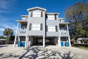 Between The Buoy's 1/ Canal-Front Luxury Duplex - Image 3